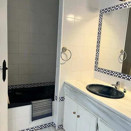 Bright And With Incredible Views In Beachfront Appartement Fuengirola