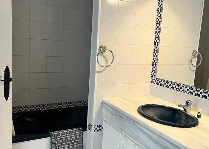 Bright And With Incredible Views In Beachfront Apartamento Fuengirola